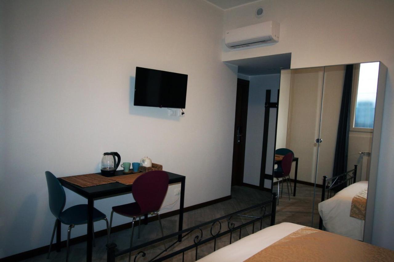 Sansirofiera Rooms ミラノ エクステリア 写真